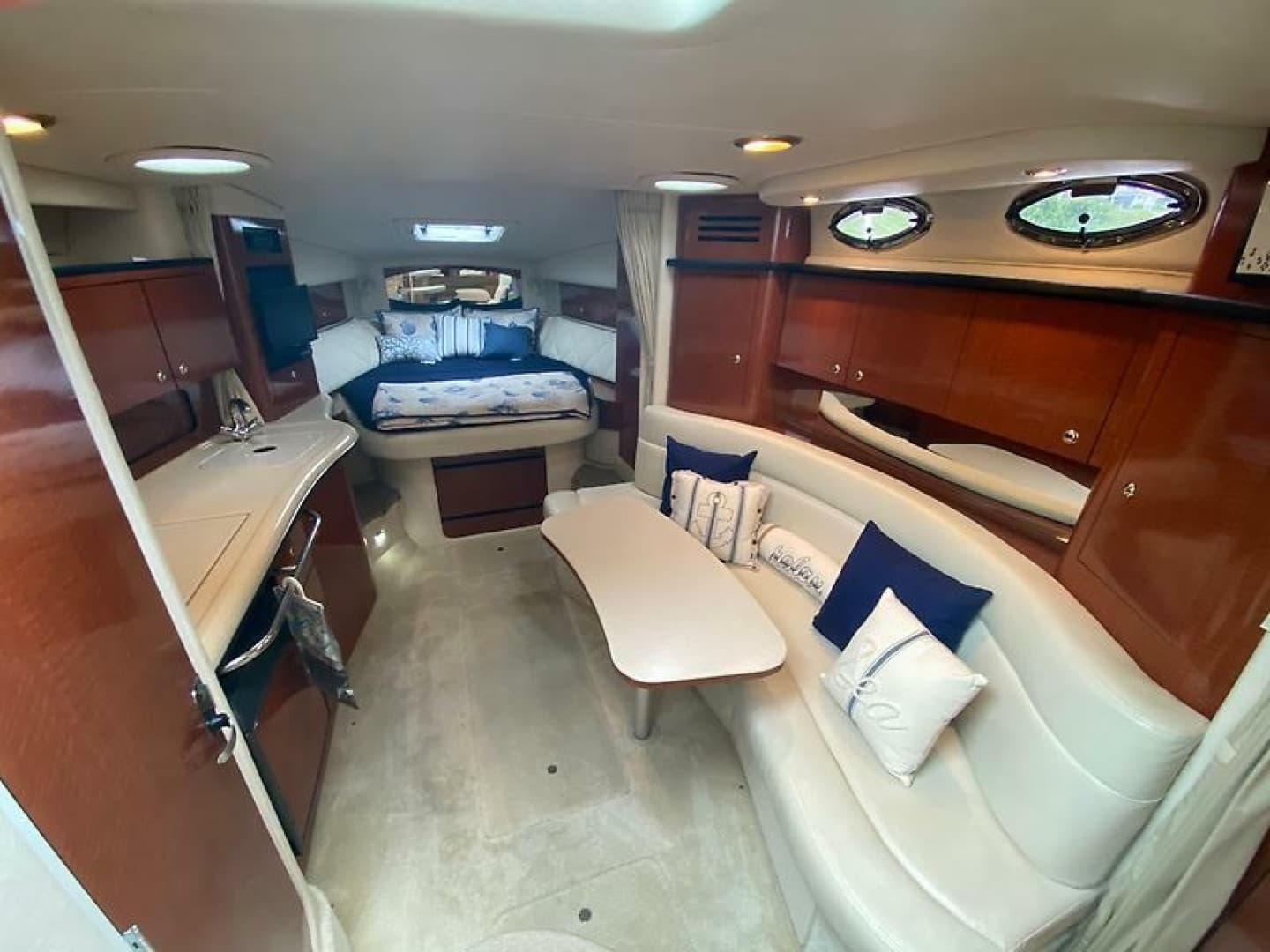 2004 Sea Ray 320 Sundancer