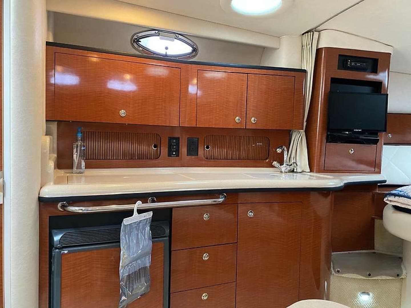 2004 Sea Ray 320 Sundancer