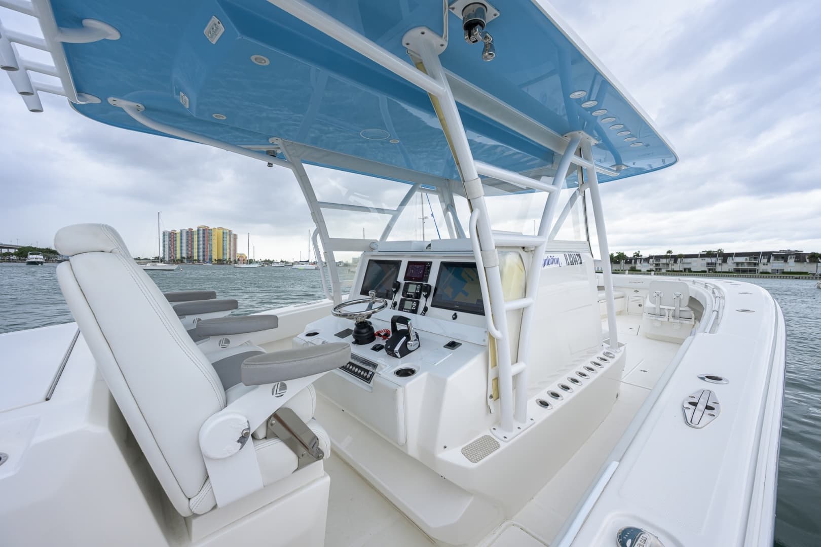 2019 Invincible 42 Open