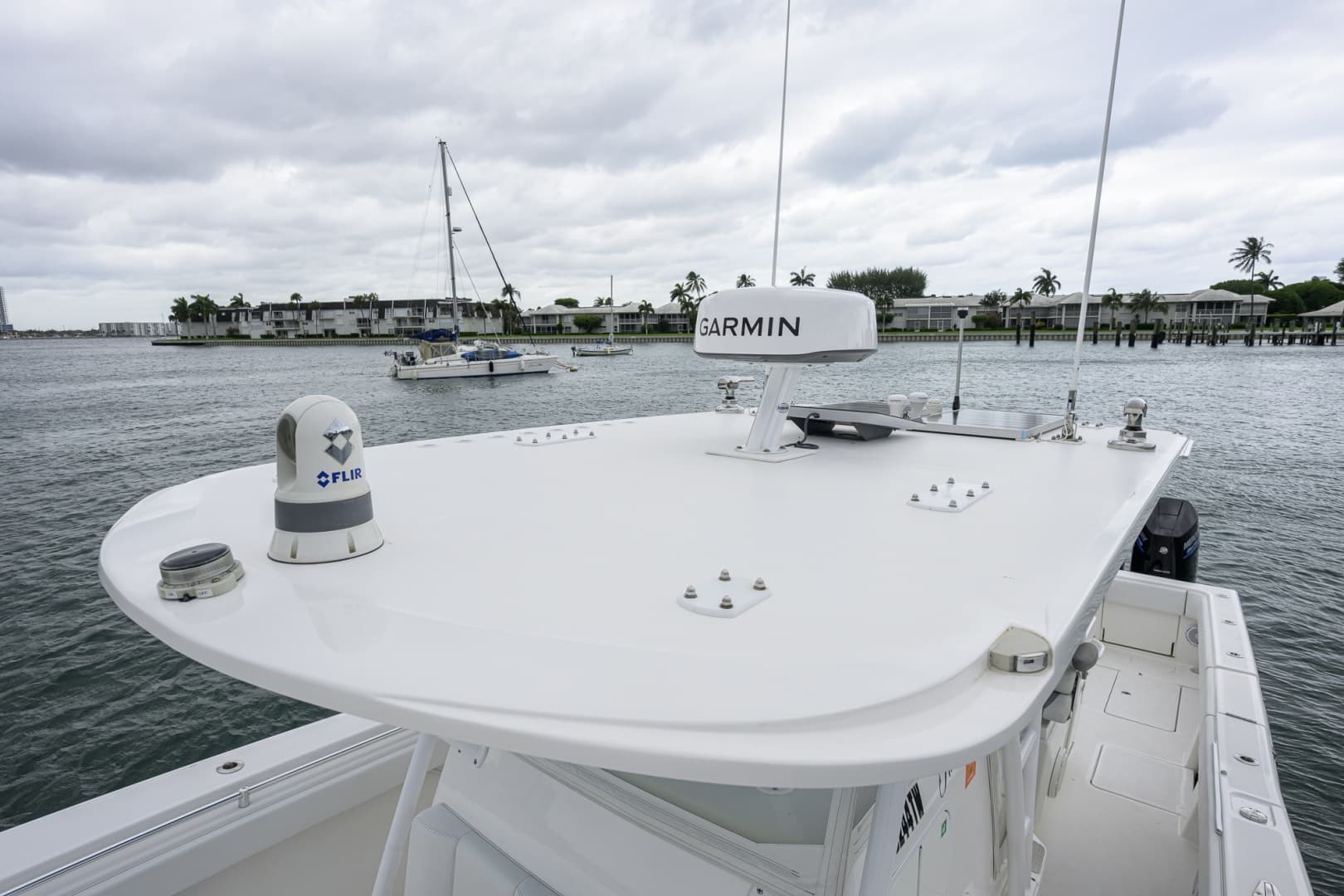 2019 Invincible 42 Open