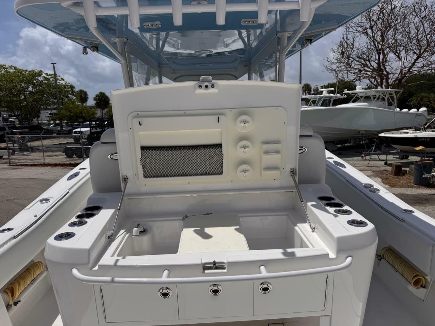 2019 Invincible 42 Open