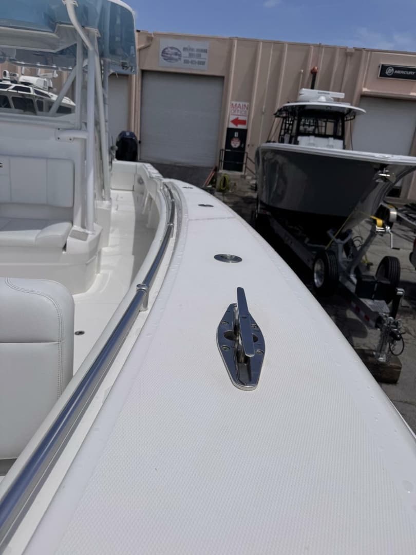 2019 Invincible 42 Open
