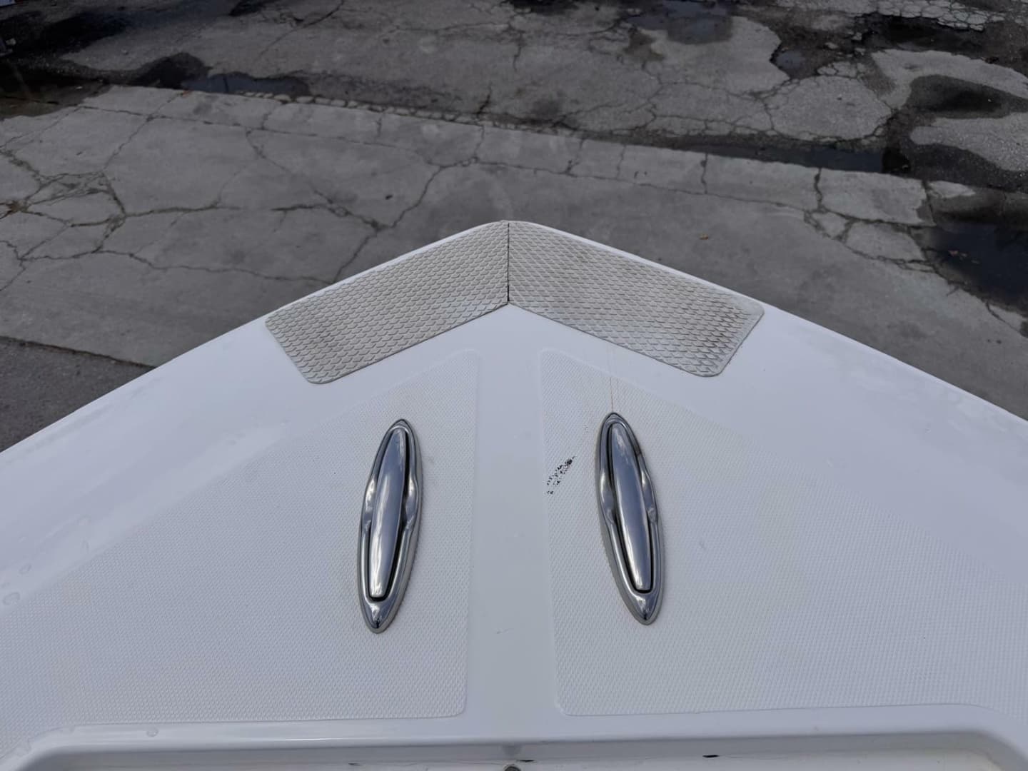 2019 Invincible 42 Open