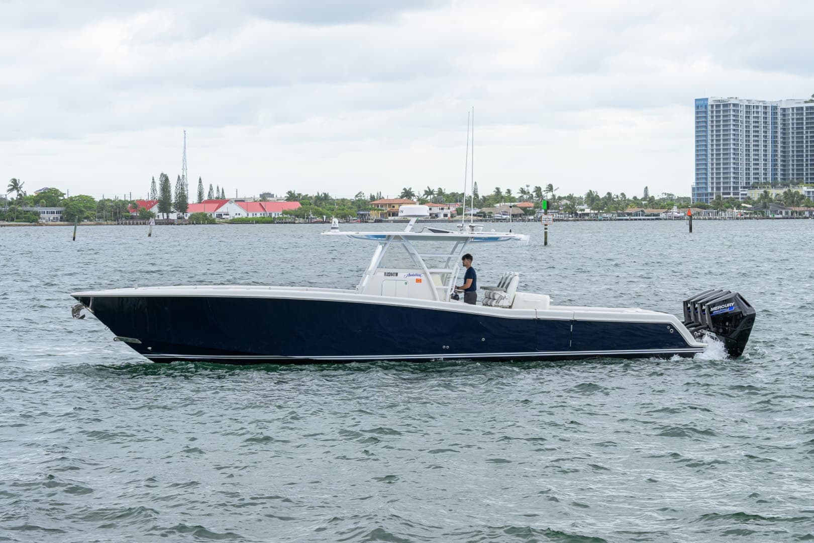 2019 Invincible 42 Open
