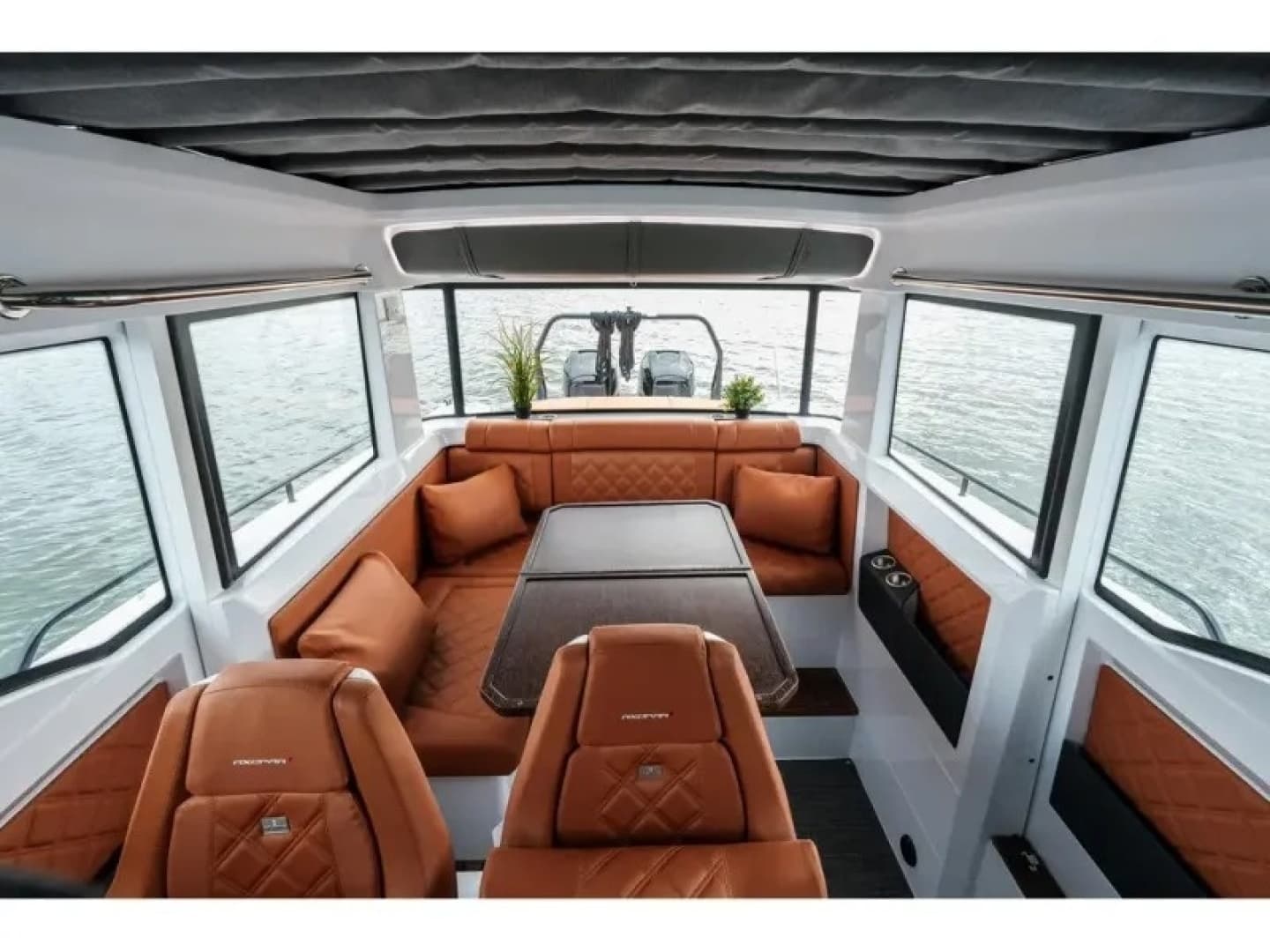 2022 Axopar 37 XC CROSS CABIN