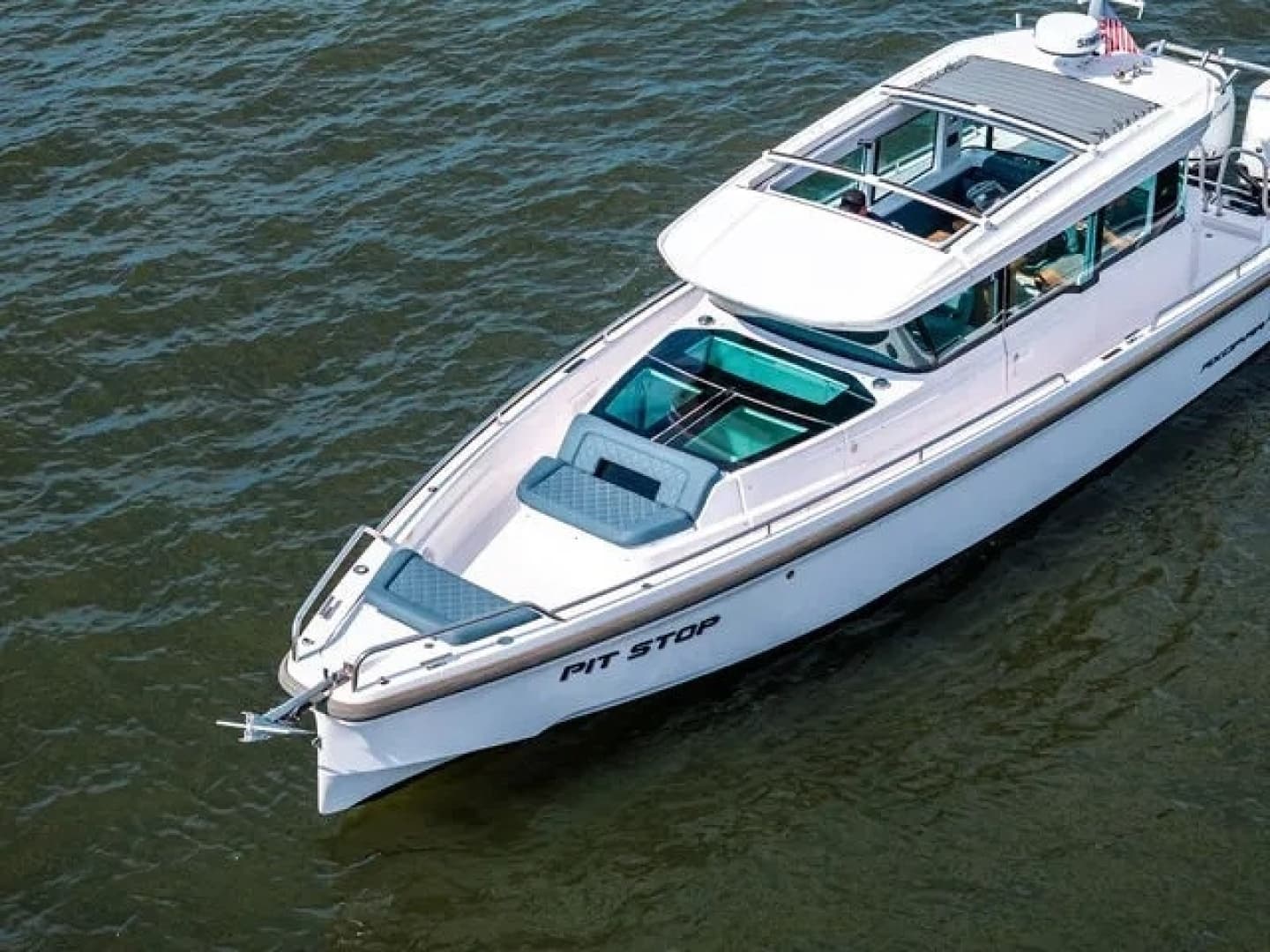 2022 Axopar 37 XC CROSS CABIN
