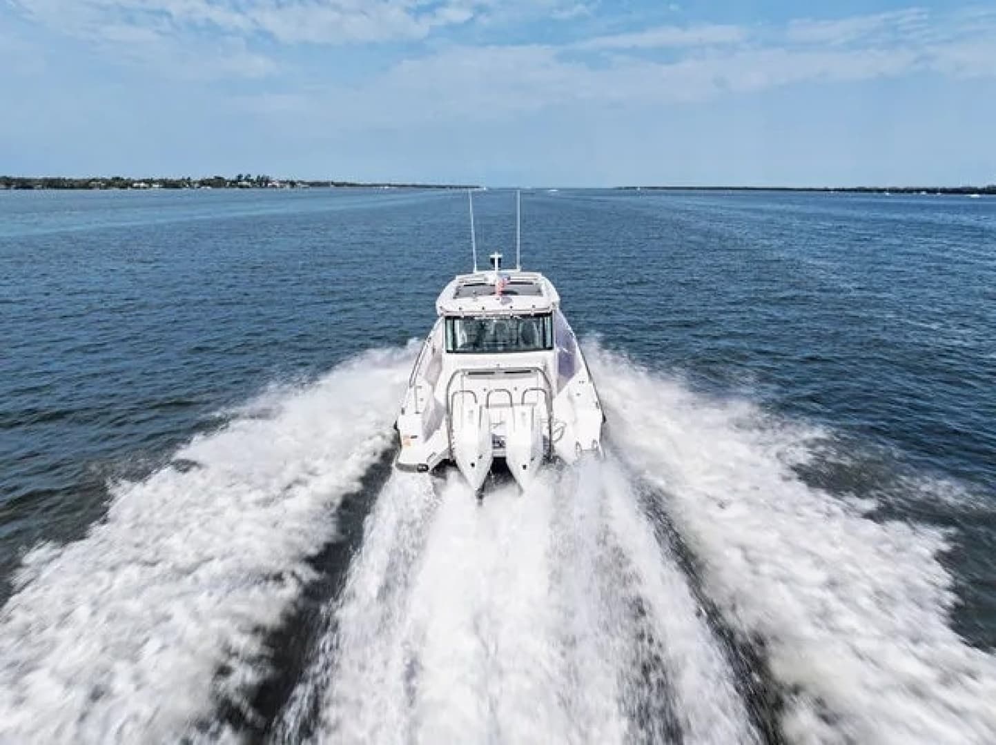 2022 Axopar 37 XC CROSS CABIN
