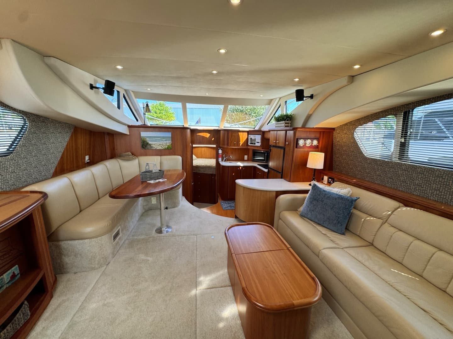 2002 Silverton 39 Motor Yacht