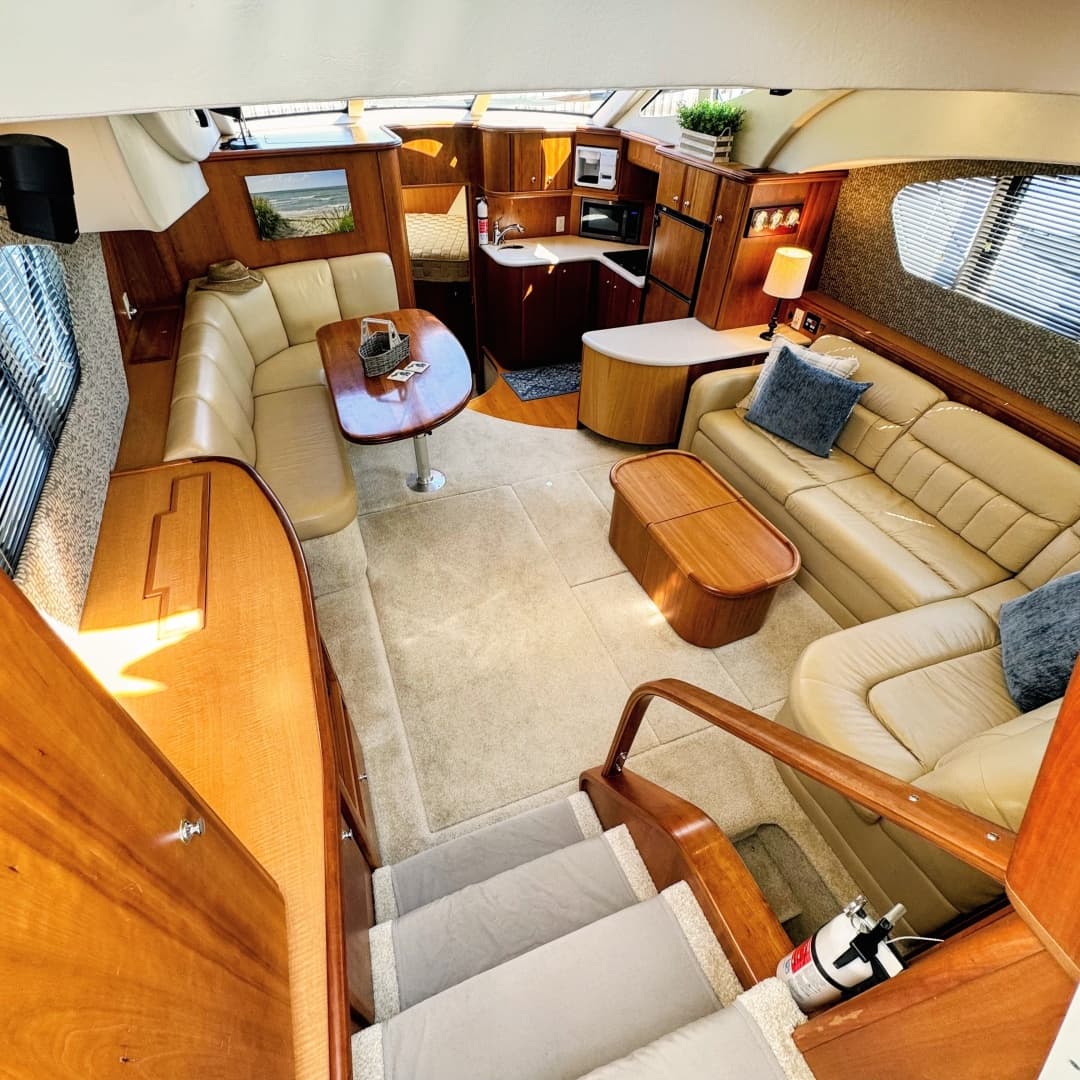 2002 Silverton 39 Motor Yacht
