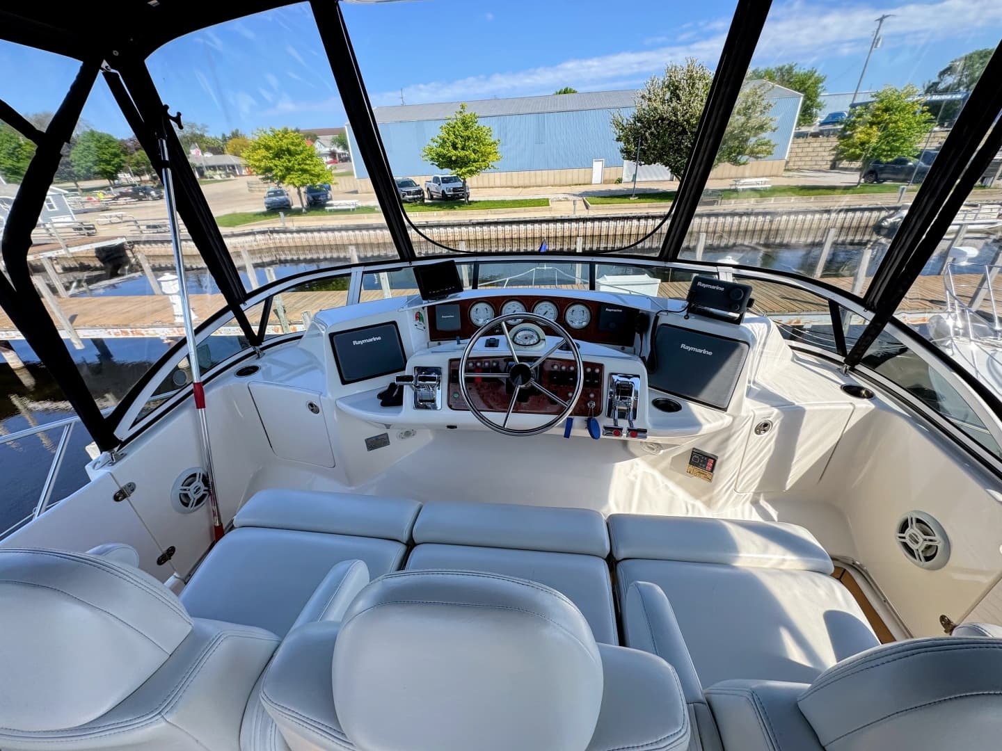 2002 Silverton 39 Motor Yacht