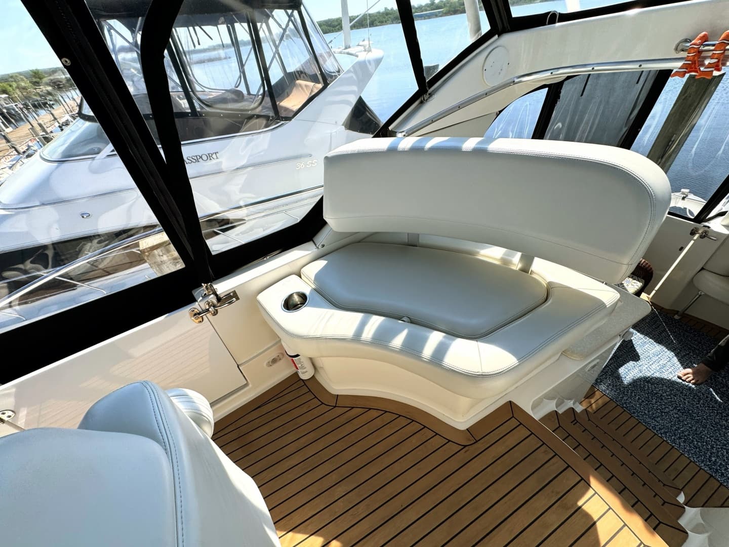 2002 Silverton 39 Motor Yacht