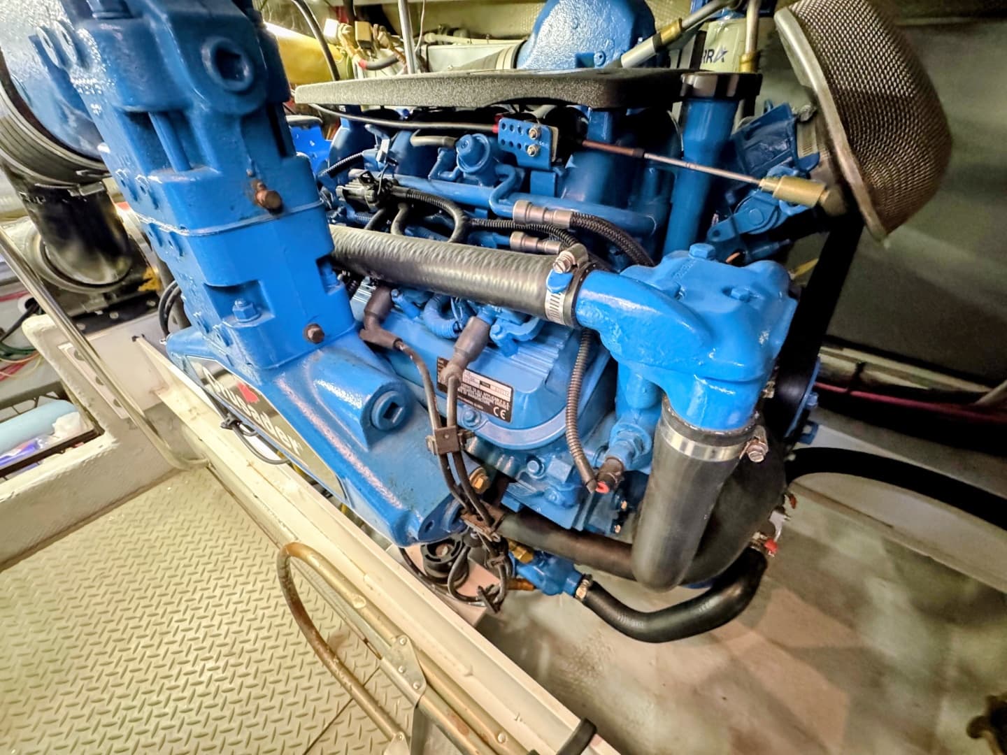2002 Silverton 39 Motor Yacht