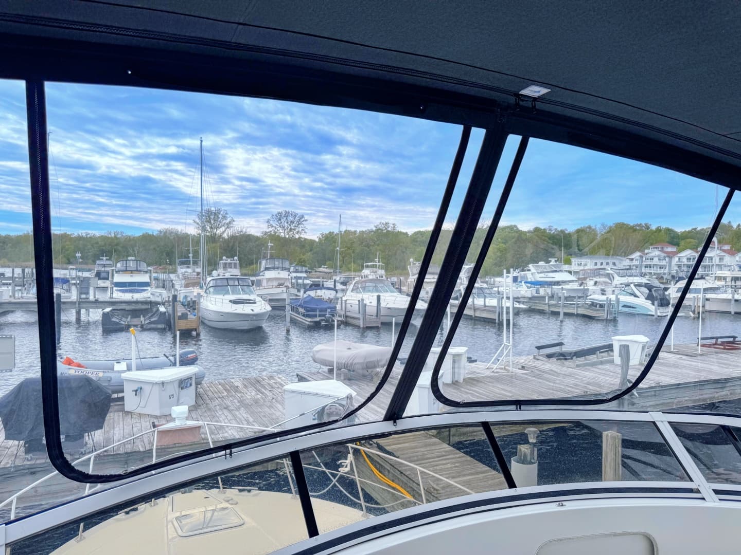 1999 Carver 406 Aft Cabin Motor Yacht