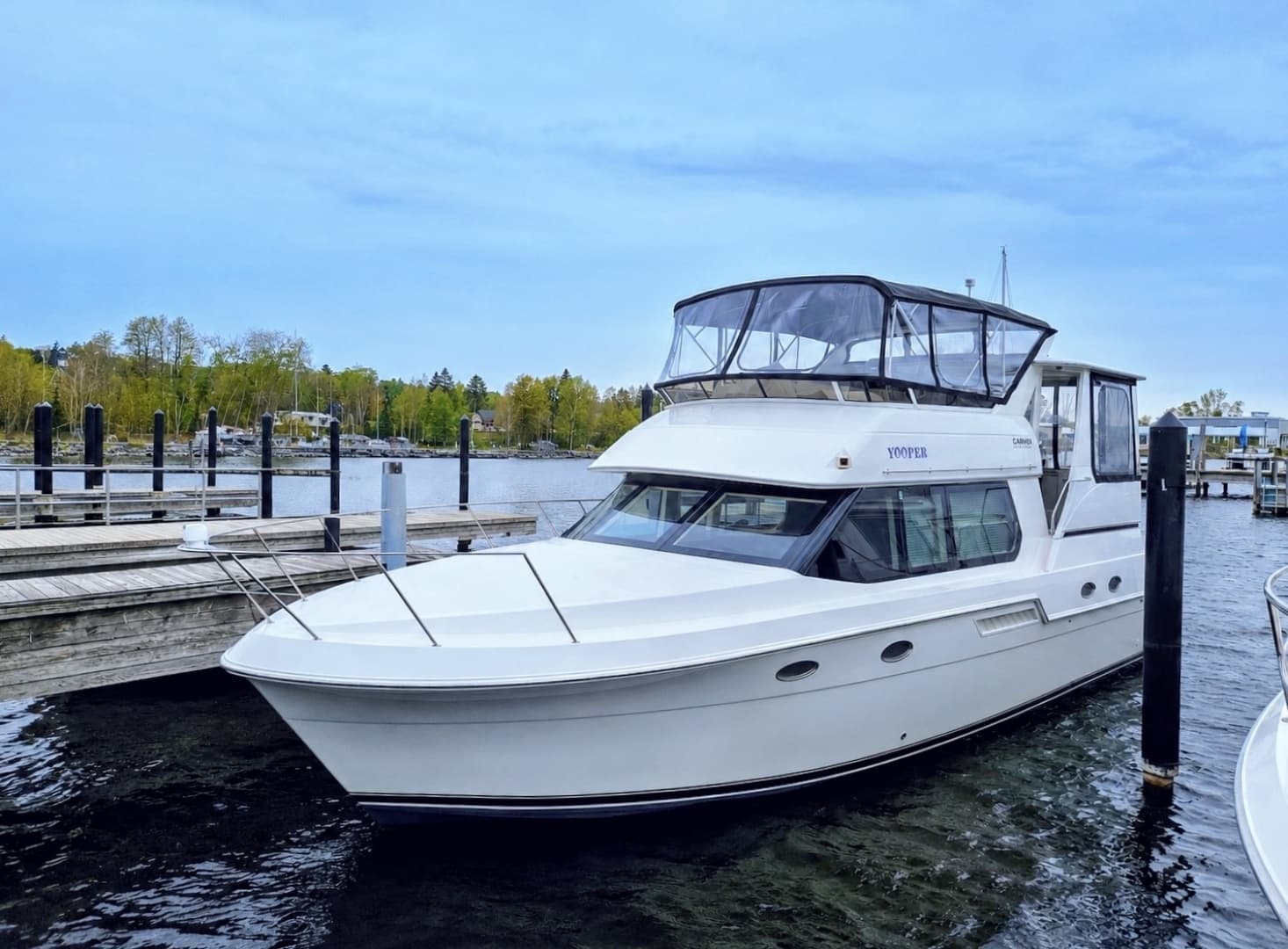 1999 Carver 406 Aft Cabin Motor Yacht