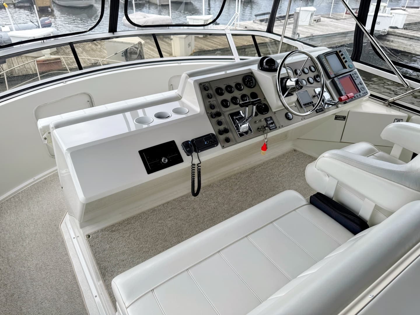 1999 Carver 406 Aft Cabin Motor Yacht