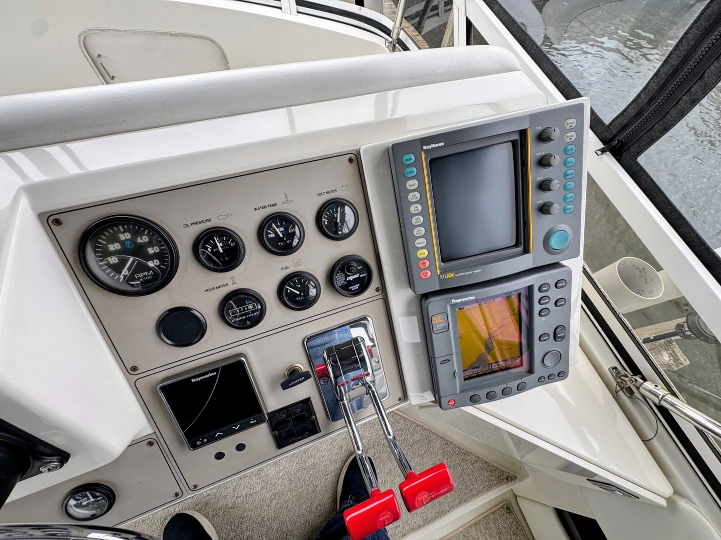 1999 Carver 406 Aft Cabin Motor Yacht