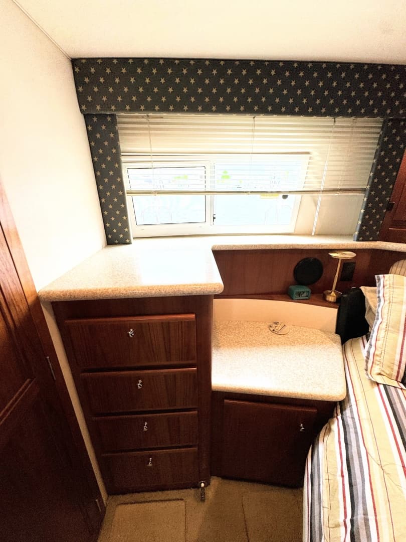 1999 Carver 406 Aft Cabin Motor Yacht