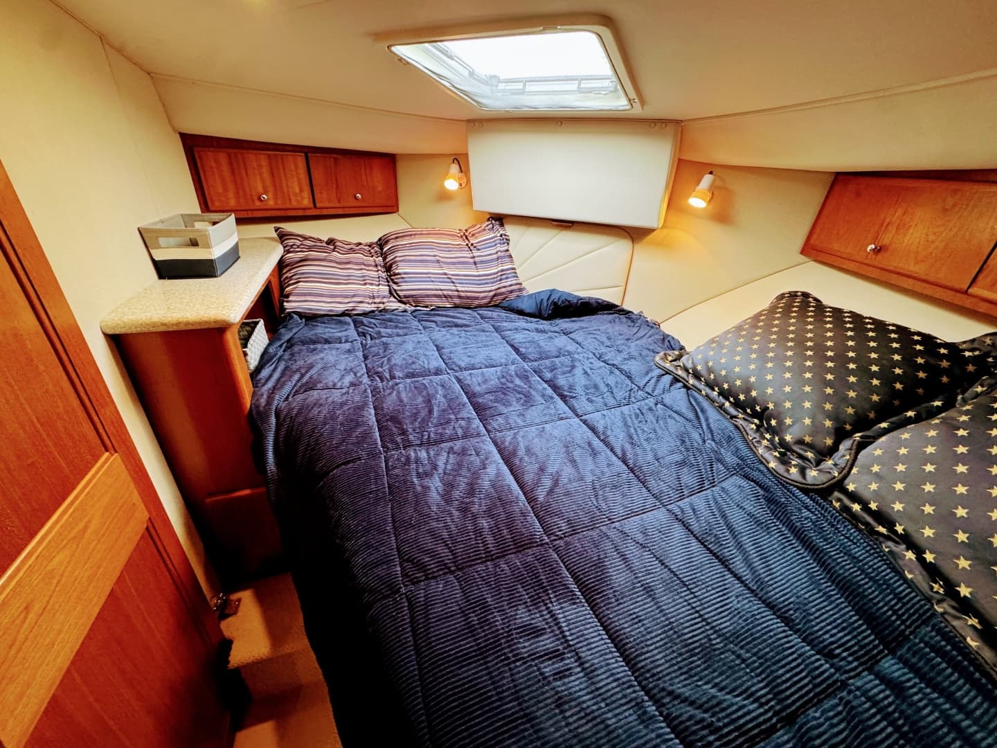 1999 Carver 406 Aft Cabin Motor Yacht