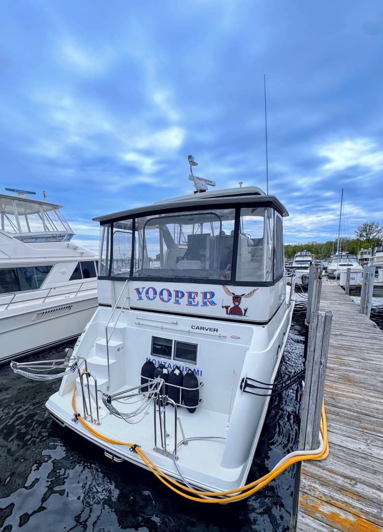 1999 Carver 406 Aft Cabin Motor Yacht