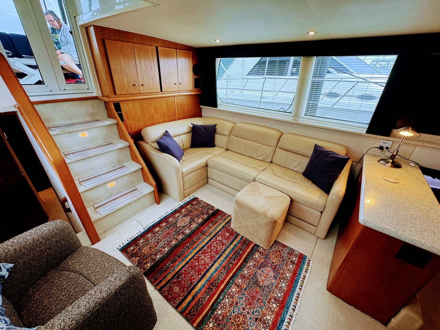 1999 Carver 406 Aft Cabin Motor Yacht