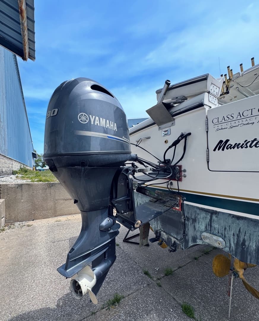 1999 Pursuit 3400 Express