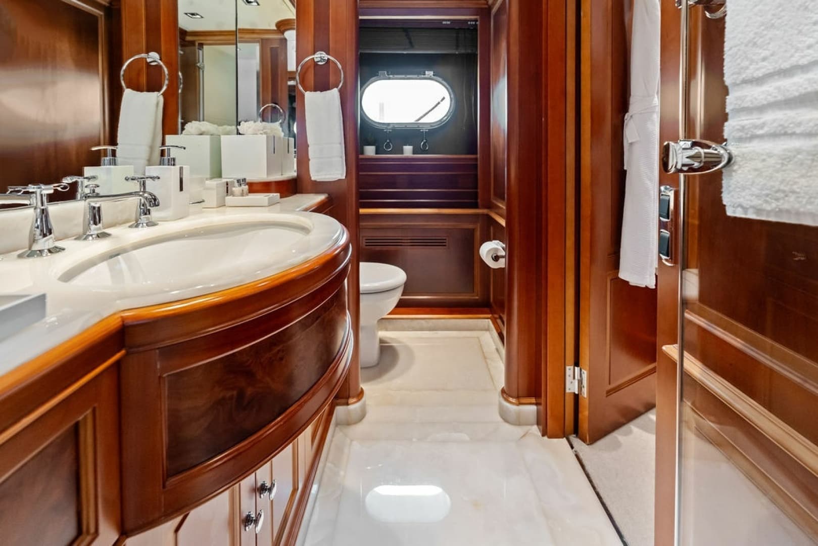 2008 Benetti 121 Classic