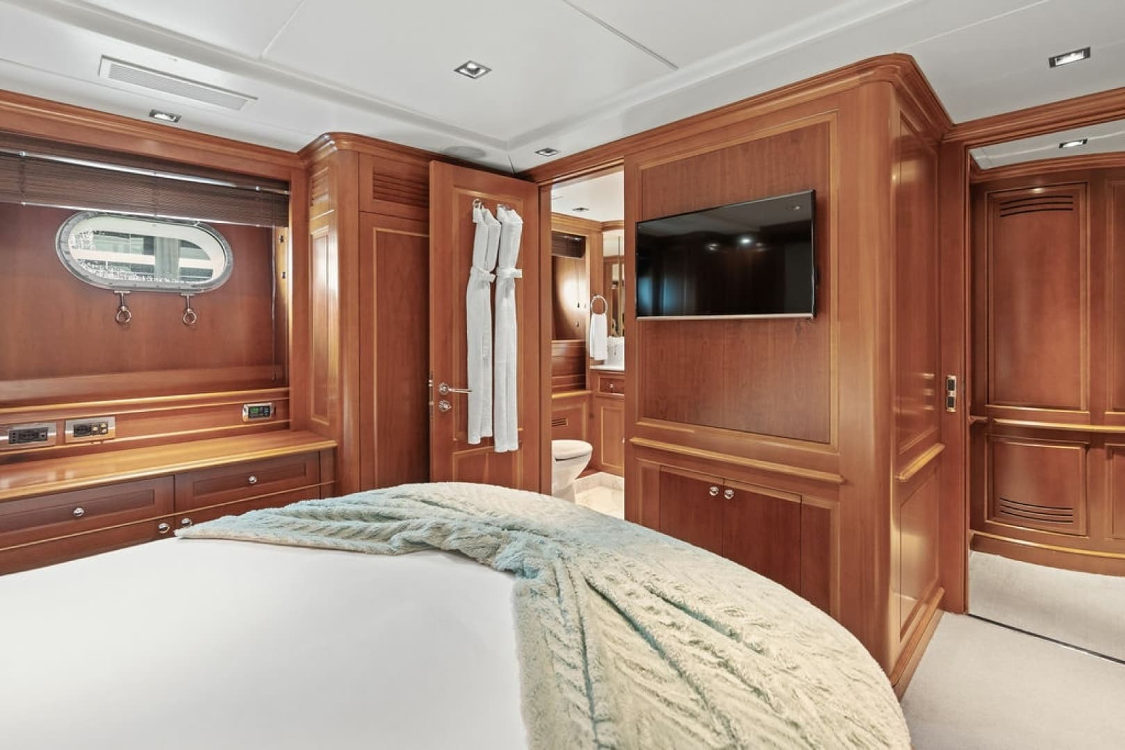 2008 Benetti 121 Classic