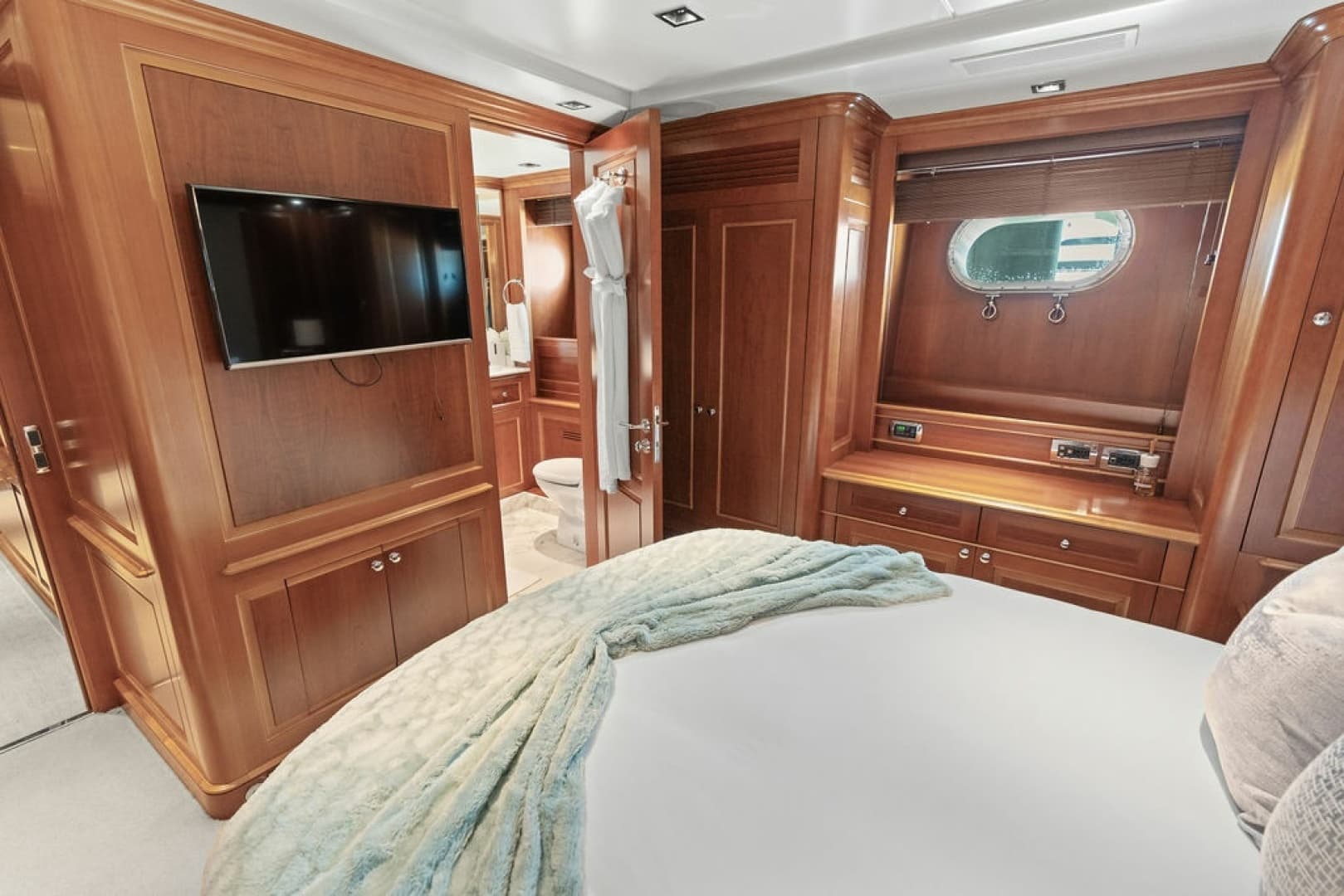 2008 Benetti 121 Classic