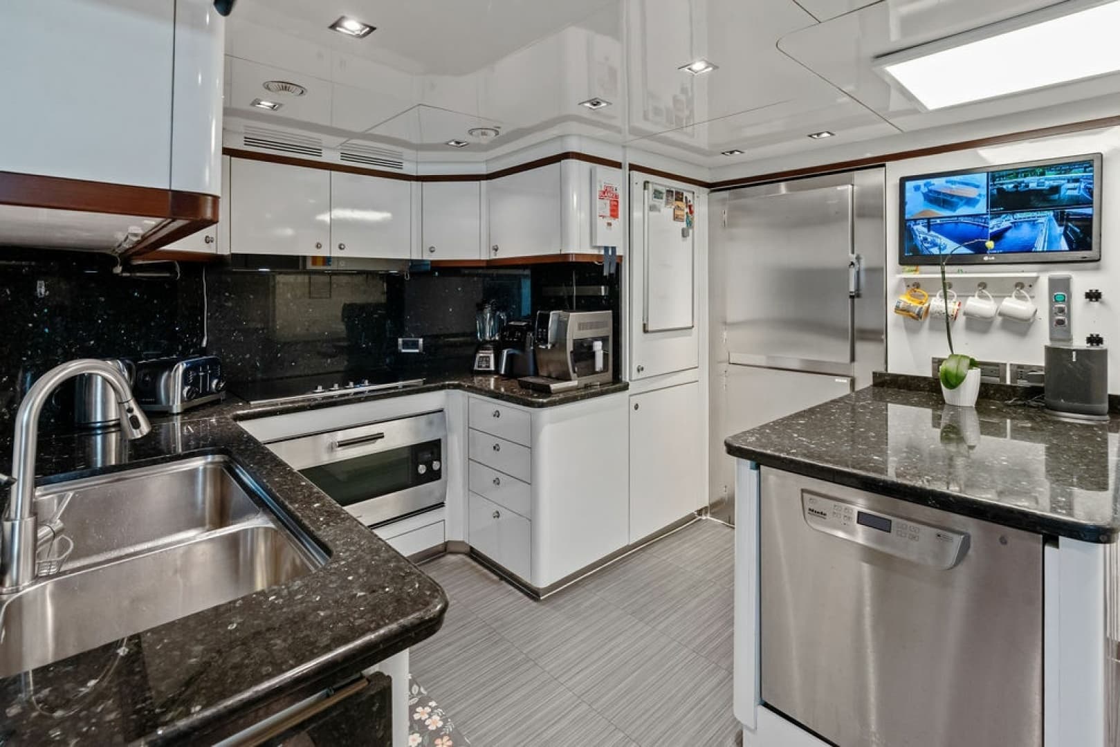2008 Benetti 121 Classic