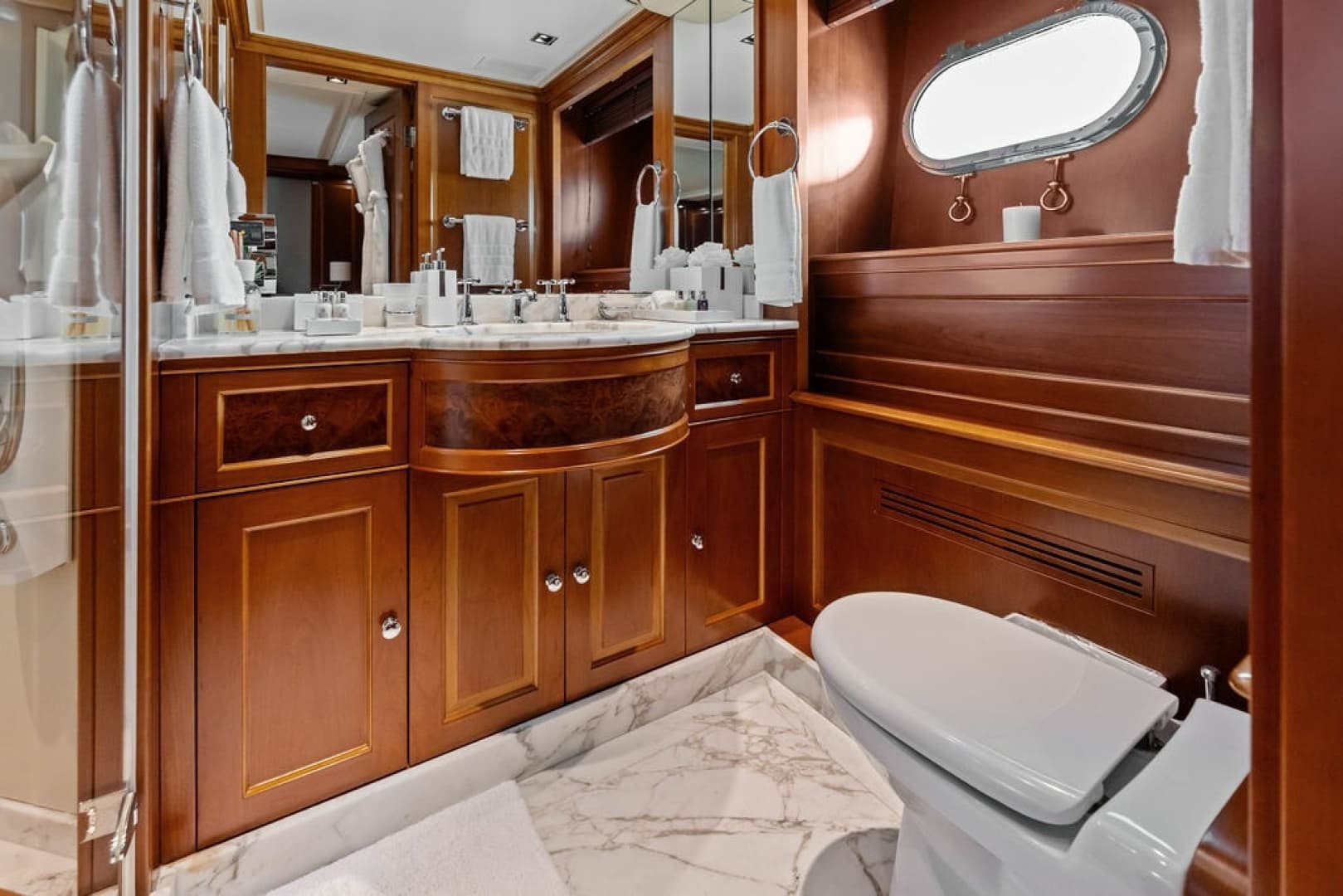 2008 Benetti 121 Classic