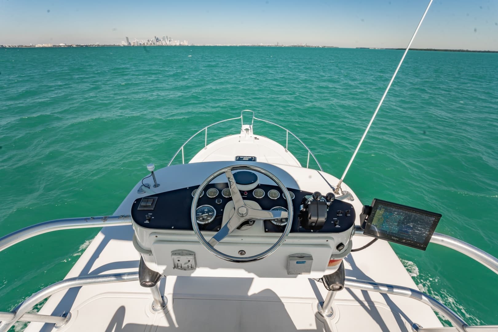 2004 Luhrs 320 Open