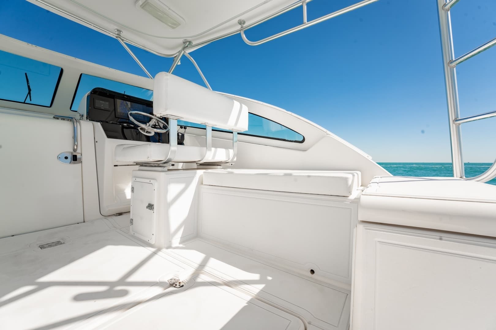 2004 Luhrs 320 Open