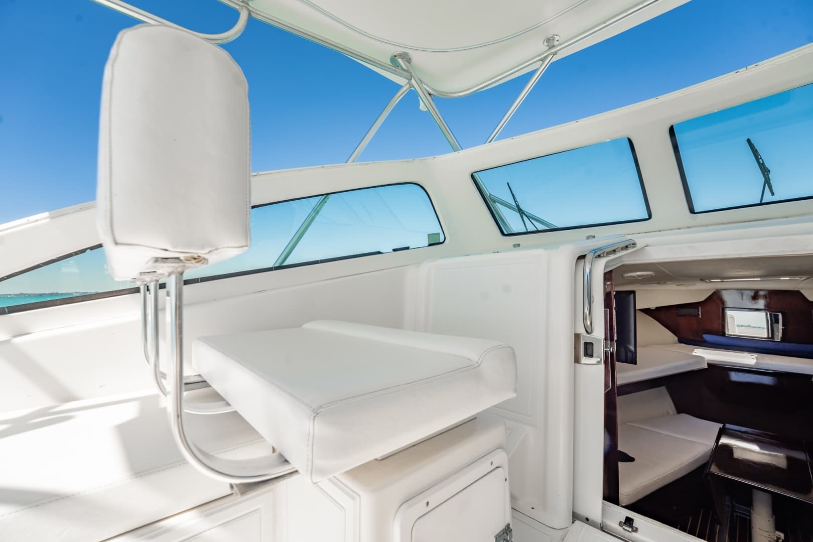 2004 Luhrs 320 Open
