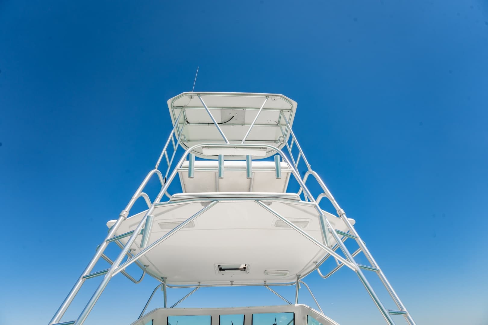 2004 Luhrs 320 Open