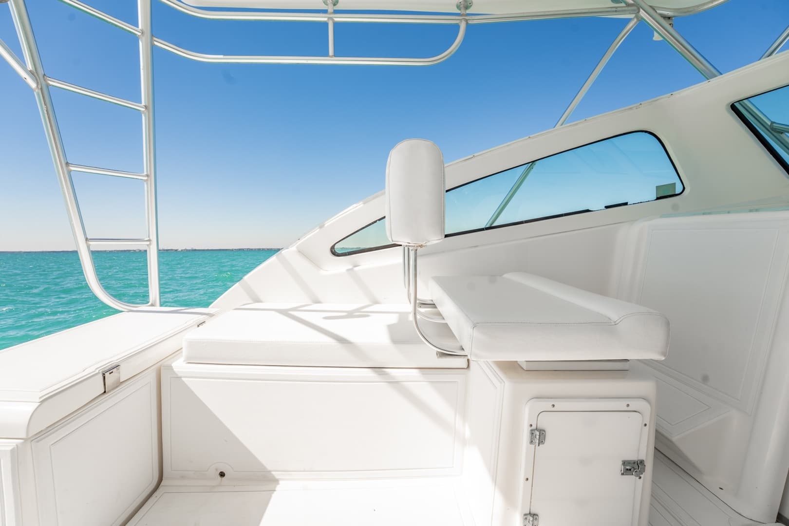 2004 Luhrs 320 Open