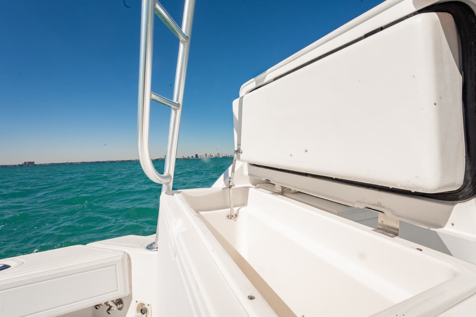 2004 Luhrs 320 Open