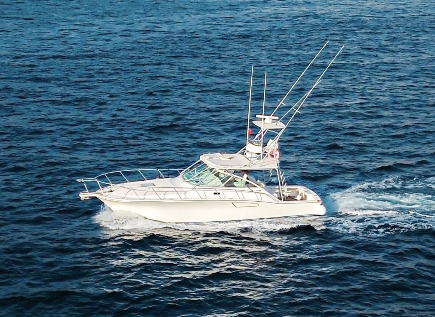 2005 Cabo 40 Hardtop Express