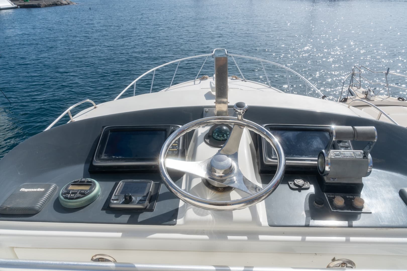 2005 Cabo 40 Hardtop Express