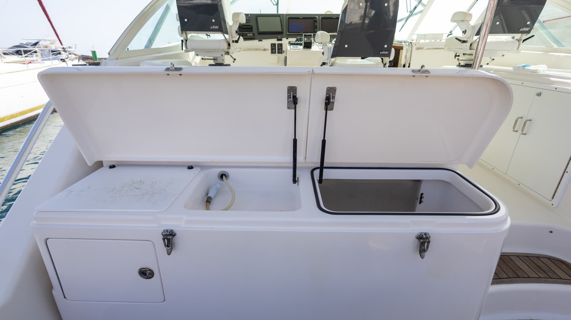 2005 Cabo 40 Hardtop Express