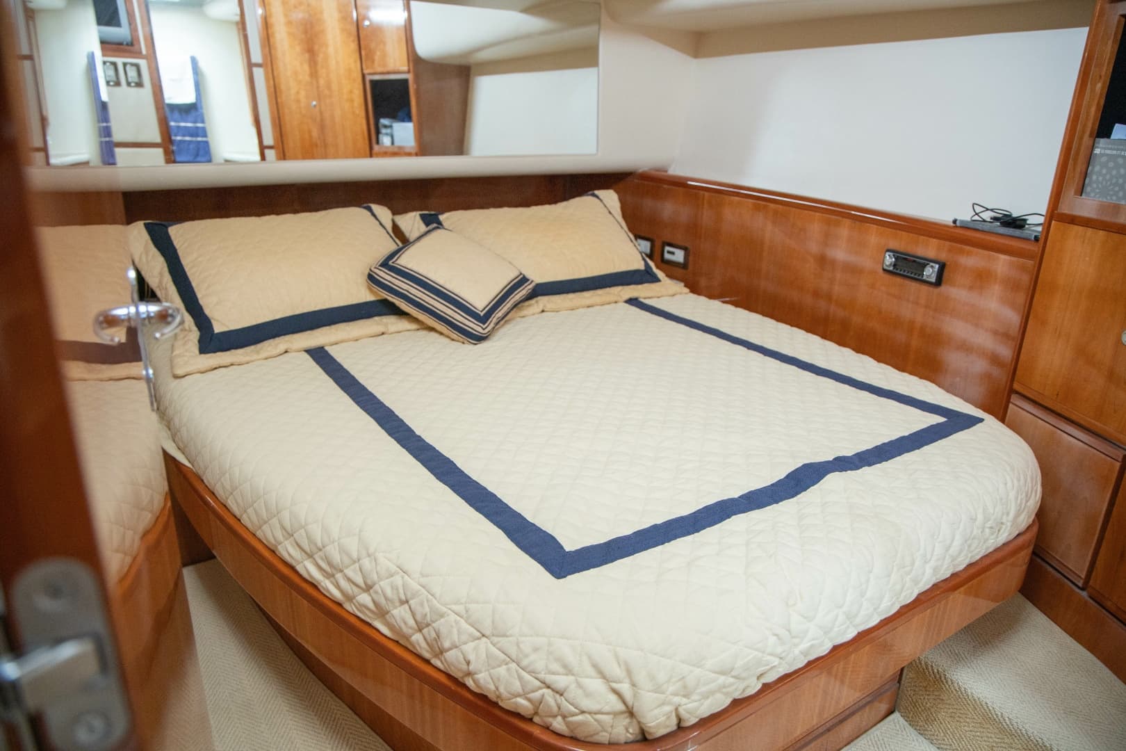 2006 Bertram 510 Convertible