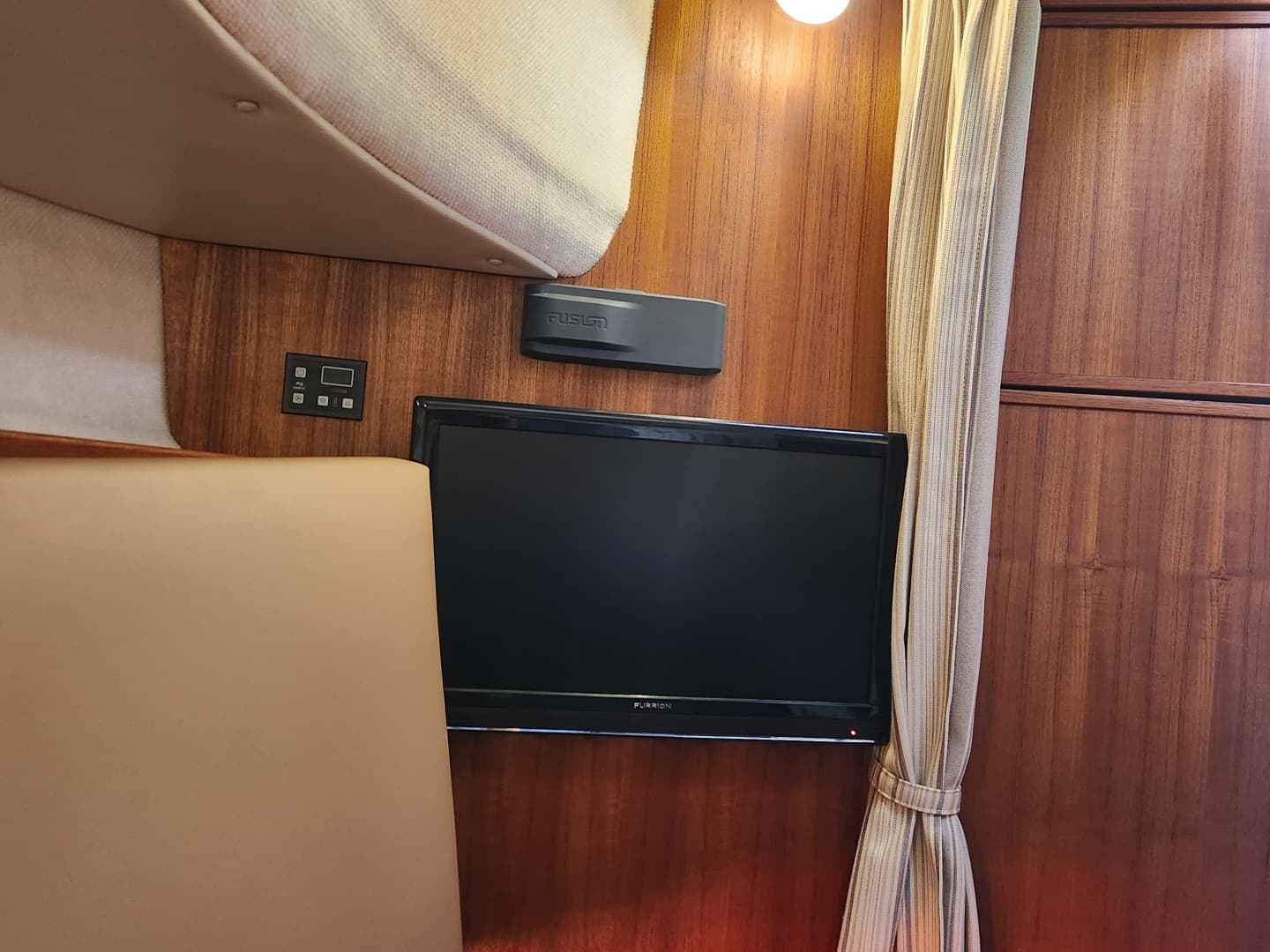 2019 Ranger Tugs R-31 CB