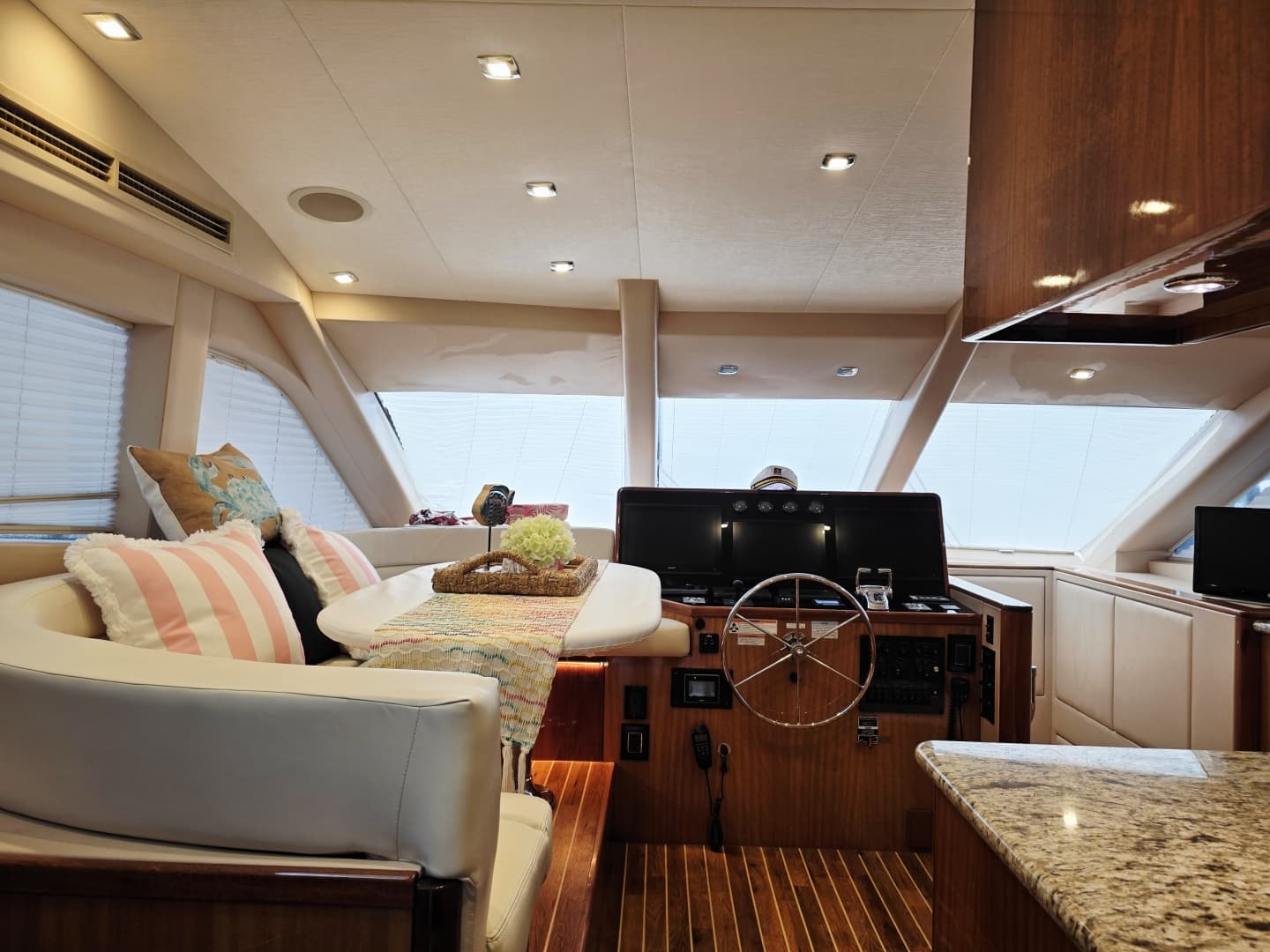 2008 Hatteras 