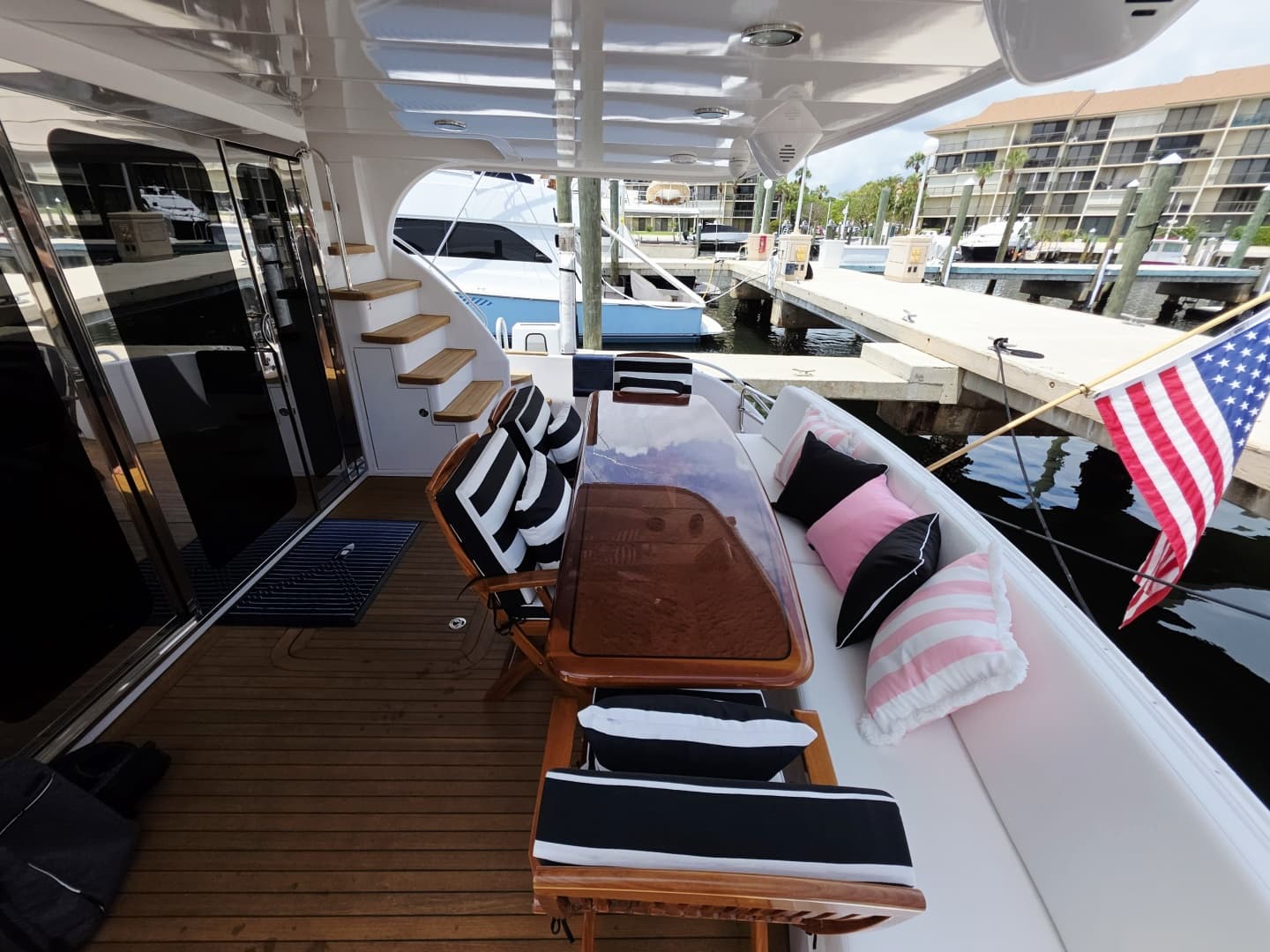 2008 Hatteras 