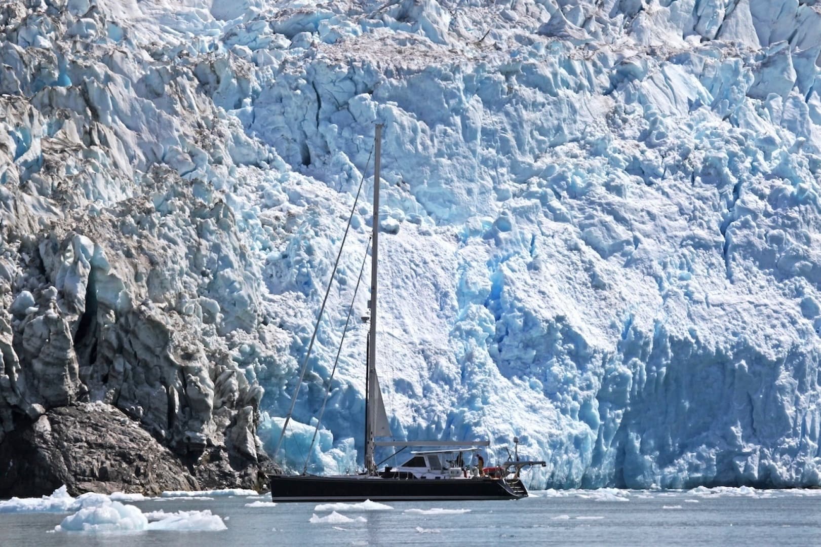 2017 Hylas 63