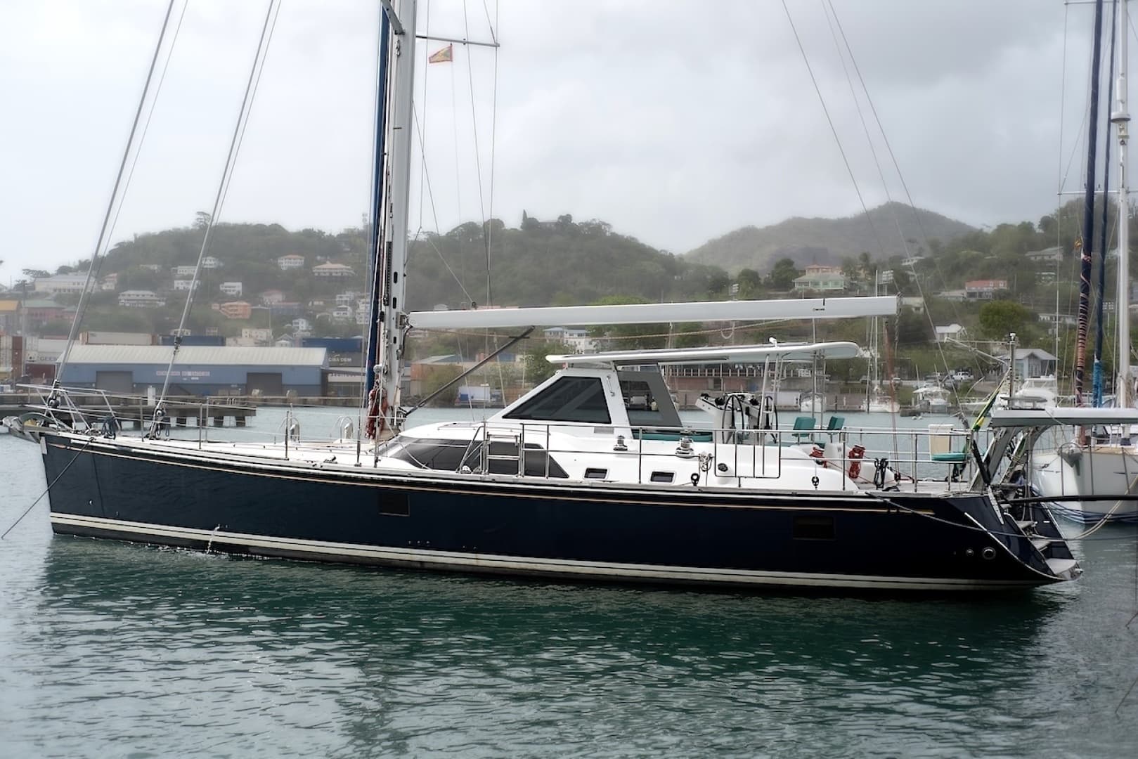2017 Hylas 63