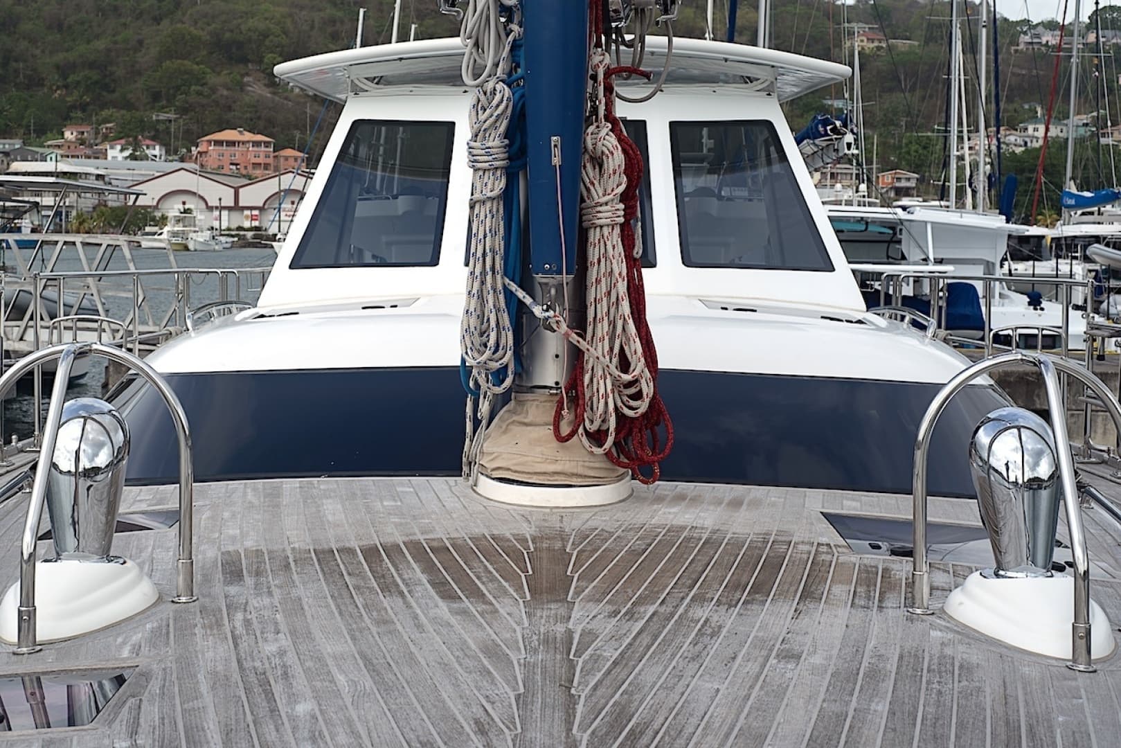 2017 Hylas 63