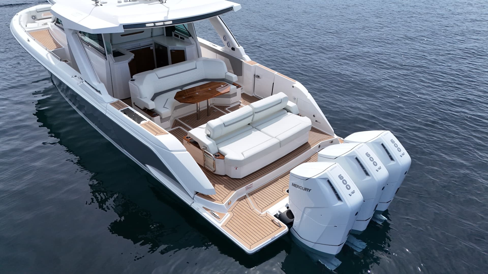 2023 Tiara Yachts 48 LS