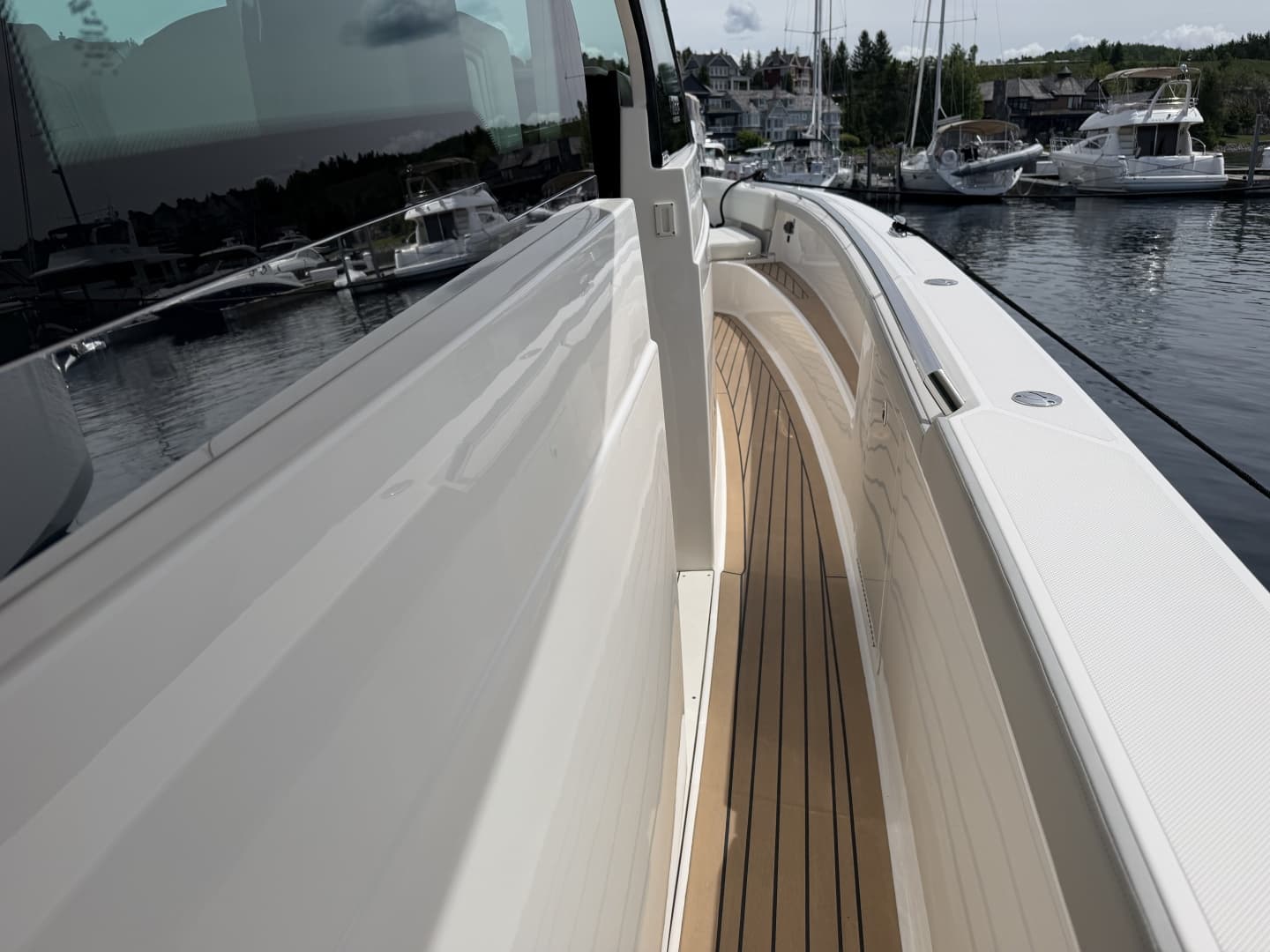 2023 Tiara Yachts 48 LS