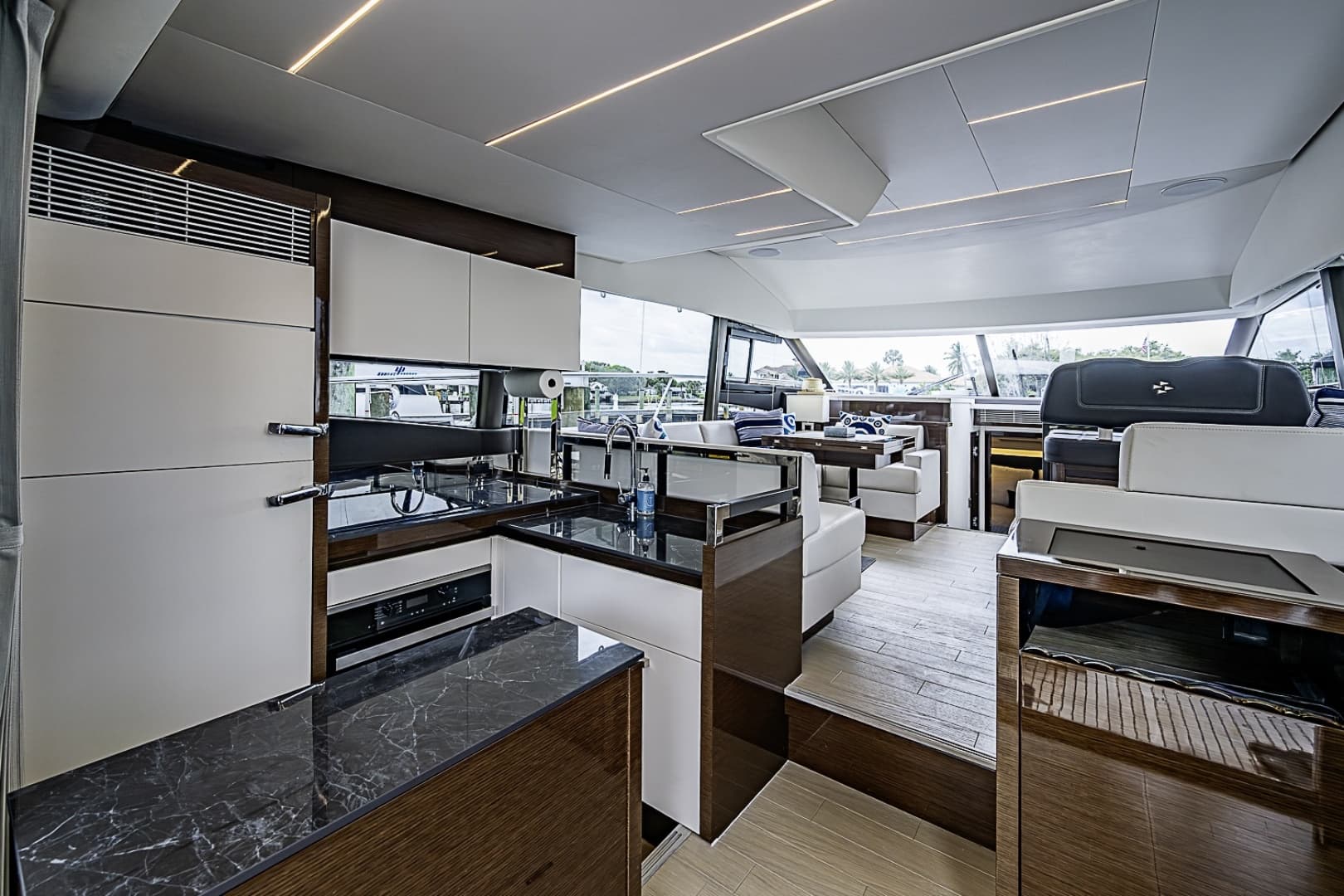 2021 Prestige 520