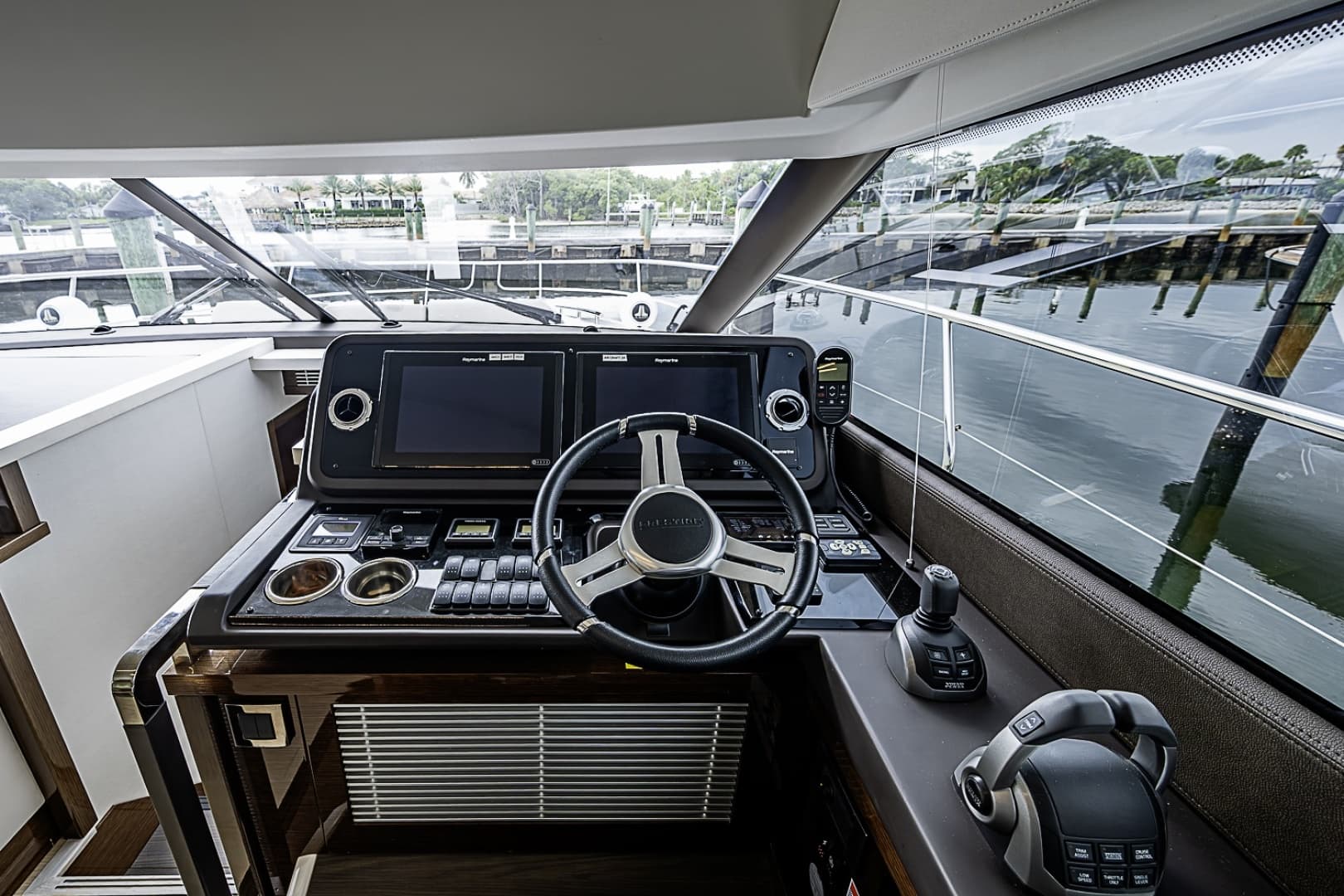 2021 Prestige 520